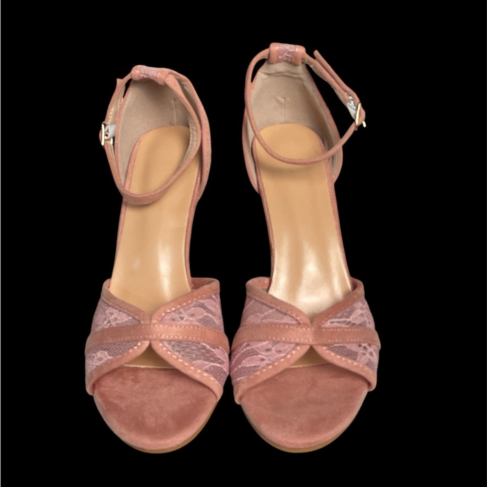 Chic Blush Lace Women's Heels